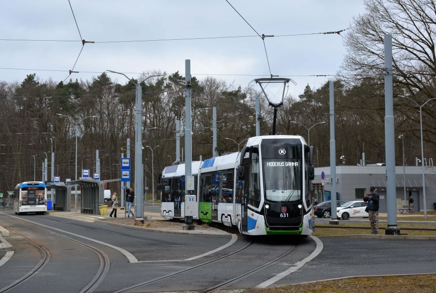 W piątek na pętli Głębokie odbyła się oficjalna prezentacja nowego szczecińskiego tramwaju.