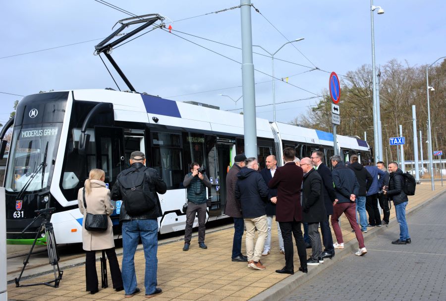 W piątek na pętli Głębokie odbyła się oficjalna prezentacja nowego szczecińskiego tramwaju.