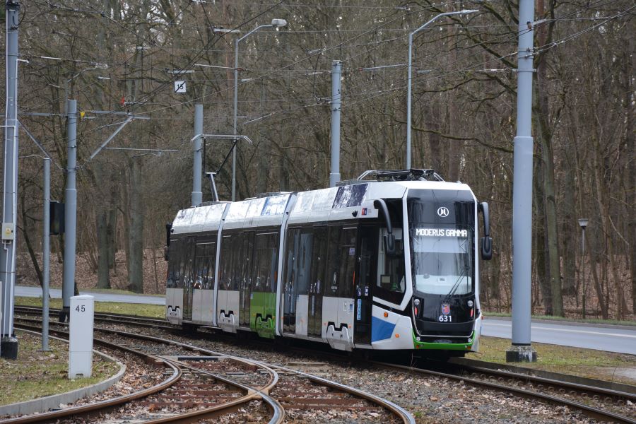 W piątek na pętli Głębokie odbyła się oficjalna prezentacja nowego szczecińskiego tramwaju.