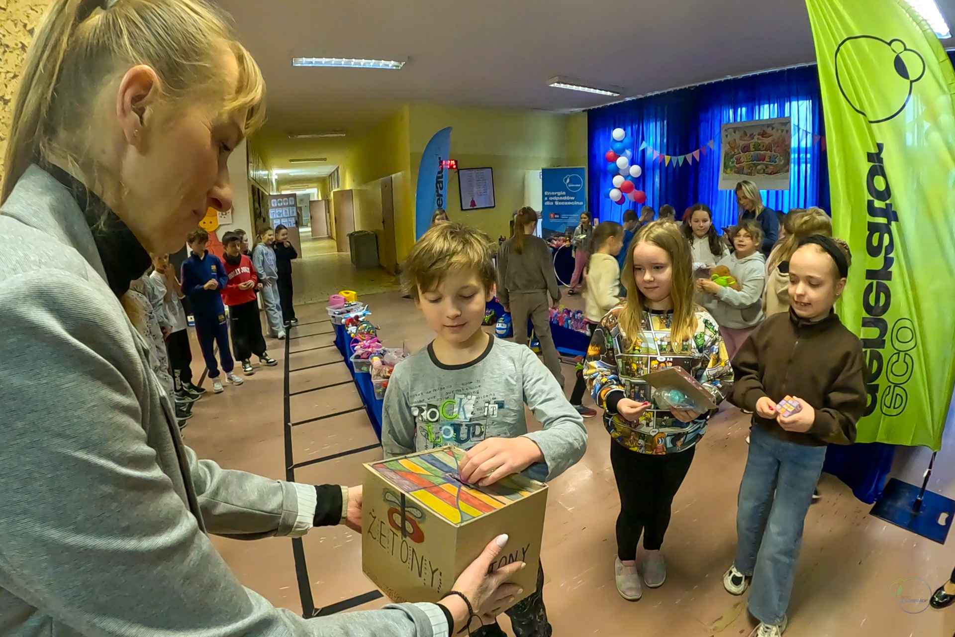 Wymiana zamiast zakupów. Uczniowie SP 42 pokazali jak nie marnować zabawek