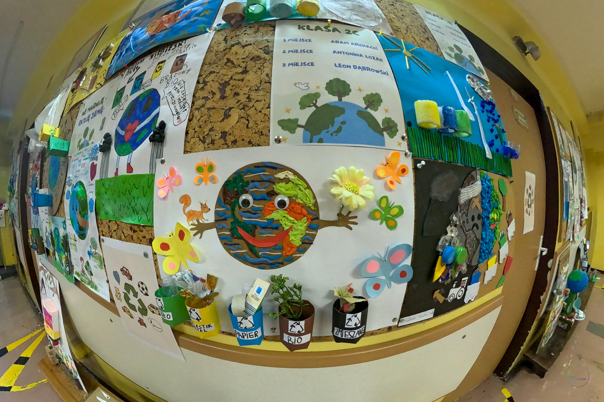 Wymiana zamiast zakupów. Uczniowie SP 42 pokazali jak nie marnować zabawek