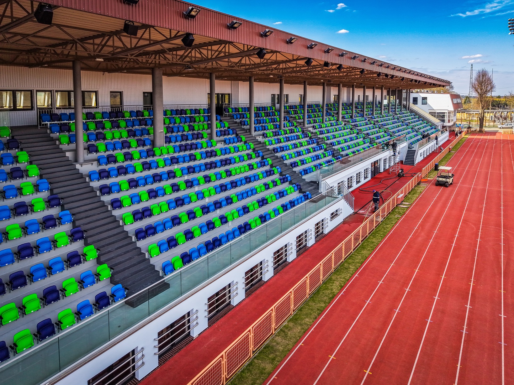 Trybuna na stadionie przy ul. Litewskiej jak nowa