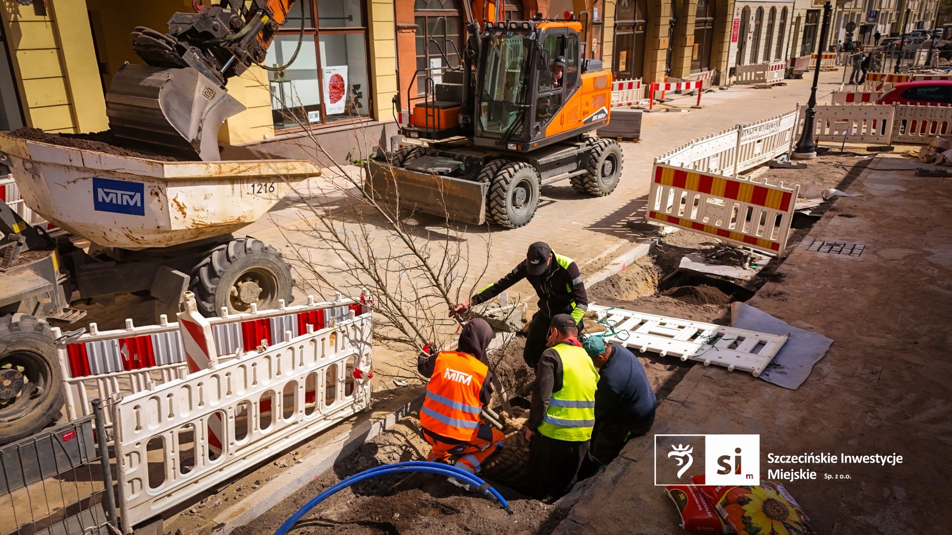 Plac Orła Białego się zazielenia.