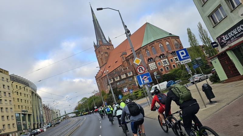 Blisko 500 rowerzystów objechało Zalew Szczeciński
