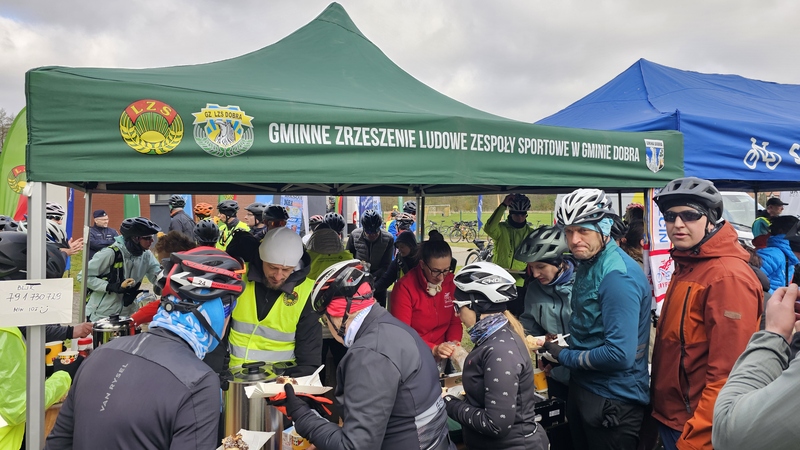 Blisko 500 rowerzystów objechało Zalew Szczeciński