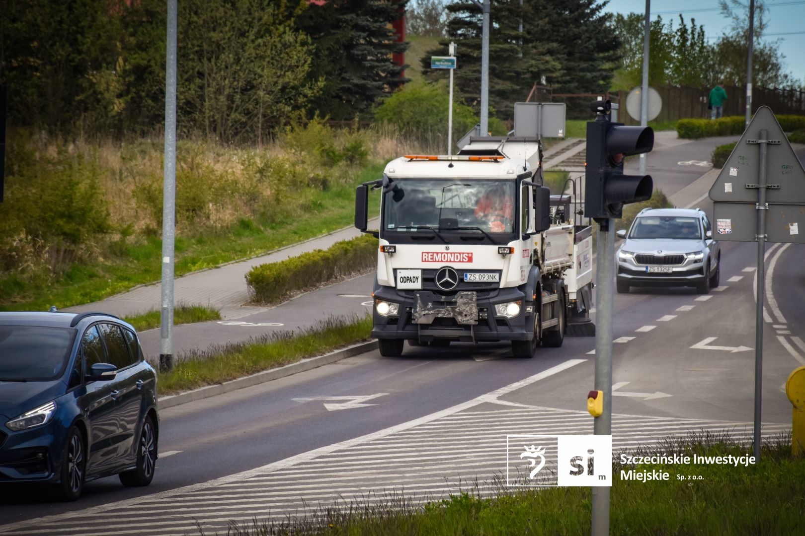 Wykonawca inwestycji zwiększył częstotliwość prac porządkowych w okolicy wyjazdów z placu budowy.