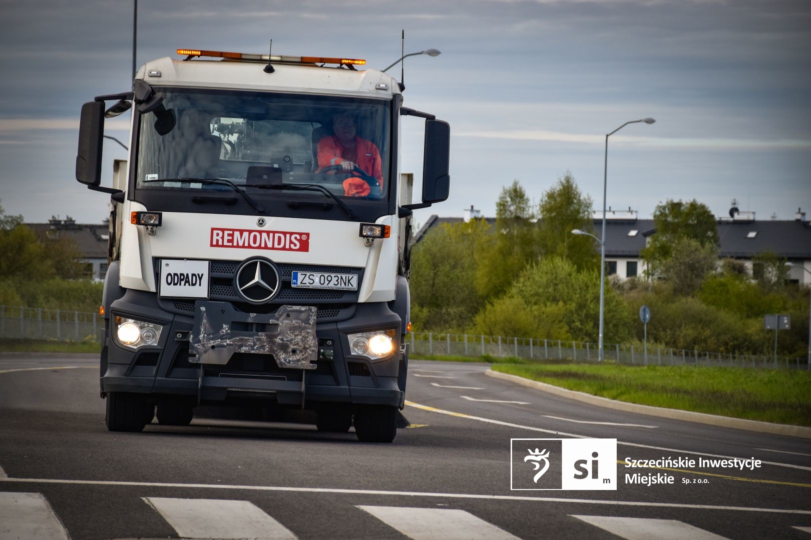 Wykonawca inwestycji zwiększył częstotliwość prac porządkowych w okolicy wyjazdów z placu budowy.