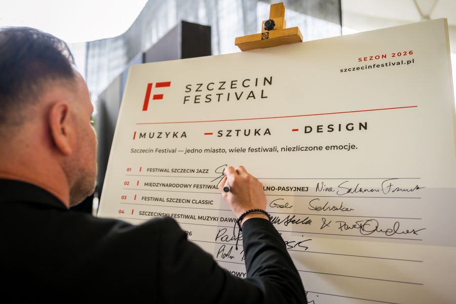 W pięknej scenerii Teatru Letniego im. Heleny Majdaniec spotkali się twórcy najważniejszych wydarzeń kulturalnych w Szczecinie W pięknej scenerii Teatru Letniego im. Heleny Majdaniec spotkali się twórcy najważniejszych wydarzeń kulturalnych w Szczecinie