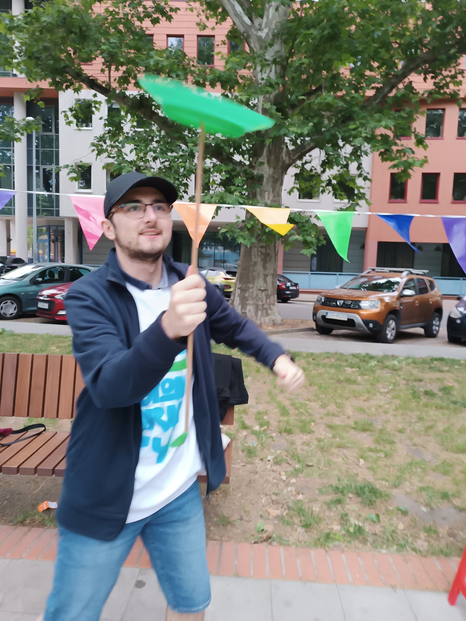 Trwa Lato na Placu Batorego – wskakuj w wolontariat! Trwa Lato na Placu Batorego – wskakuj w wolontariat!