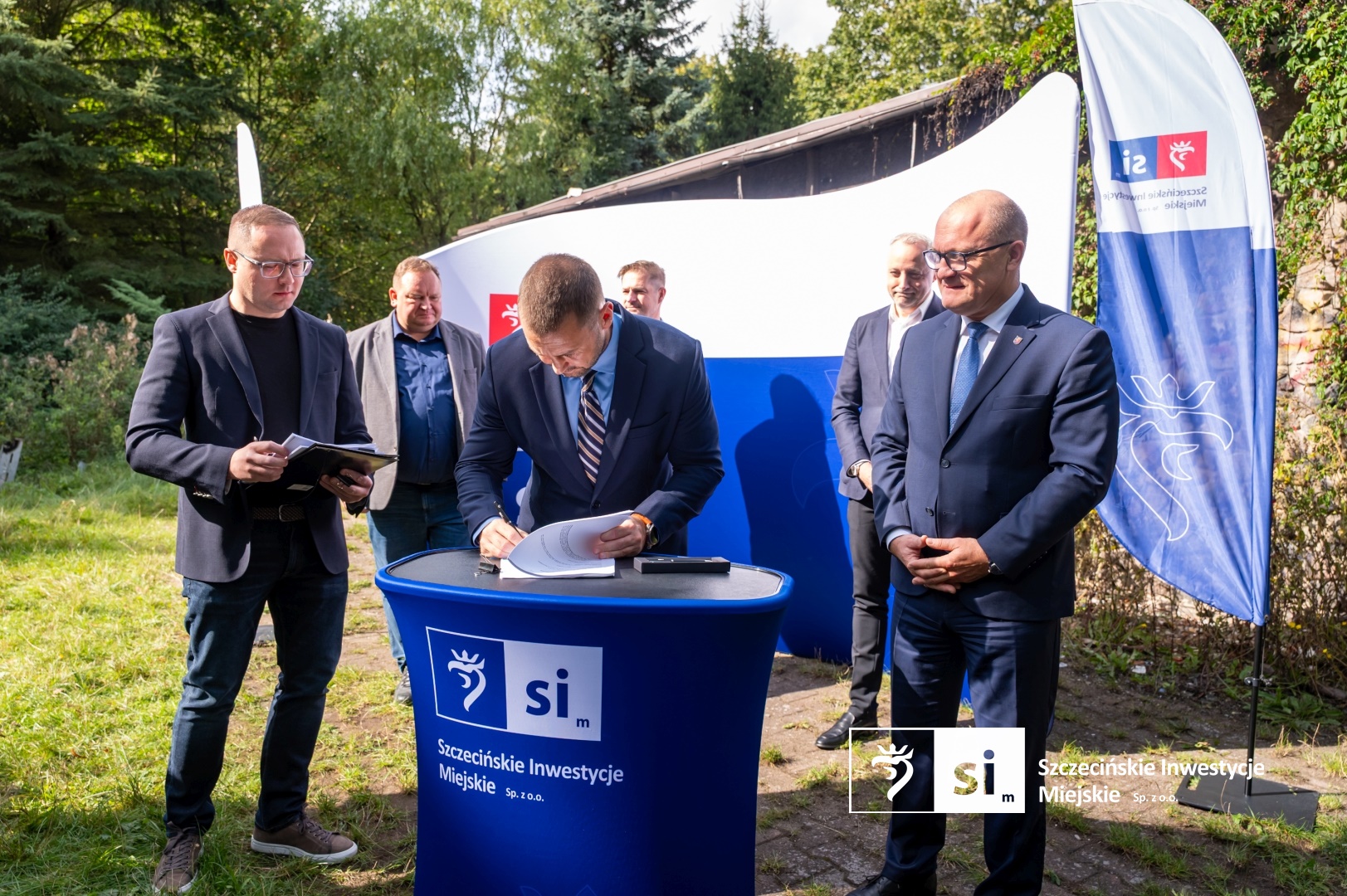 Umowa podpisana. Przy ul. Noakowskiego powstanie nowy ośrodek wsparcia Umowa podpisana. Przy ul. Noakowskiego powstanie nowy ośrodek wsparcia