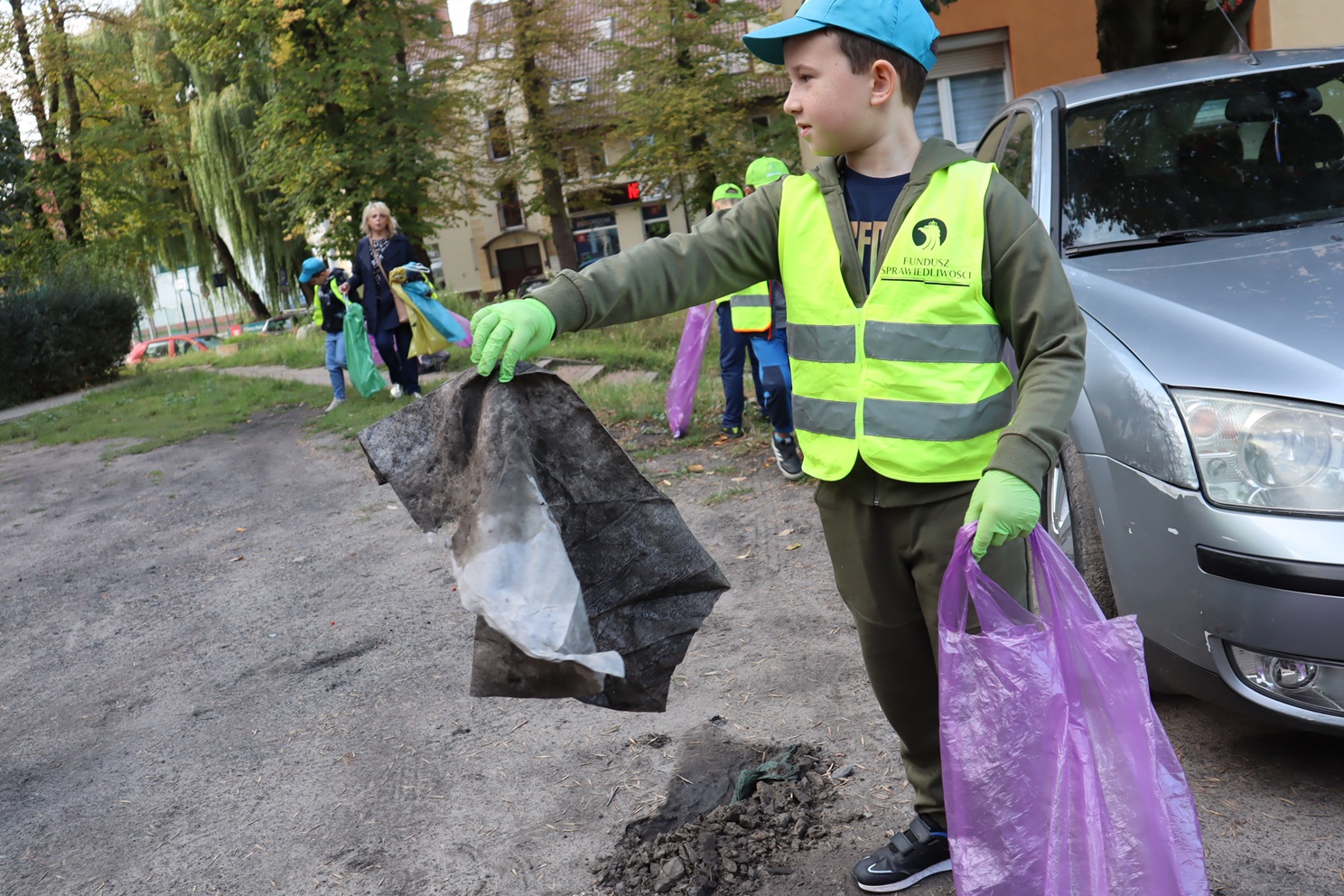 Dwie godziny, 200 uczniów i 240 kg śmieci