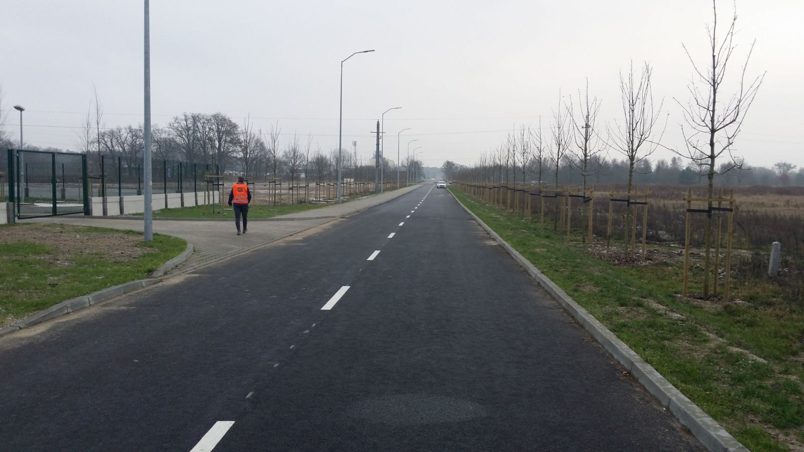 Fot. 2 Droga dojazdowa do zbiornika.jpg Fot. 2 Droga dojazdowa do zbiornika.jpg