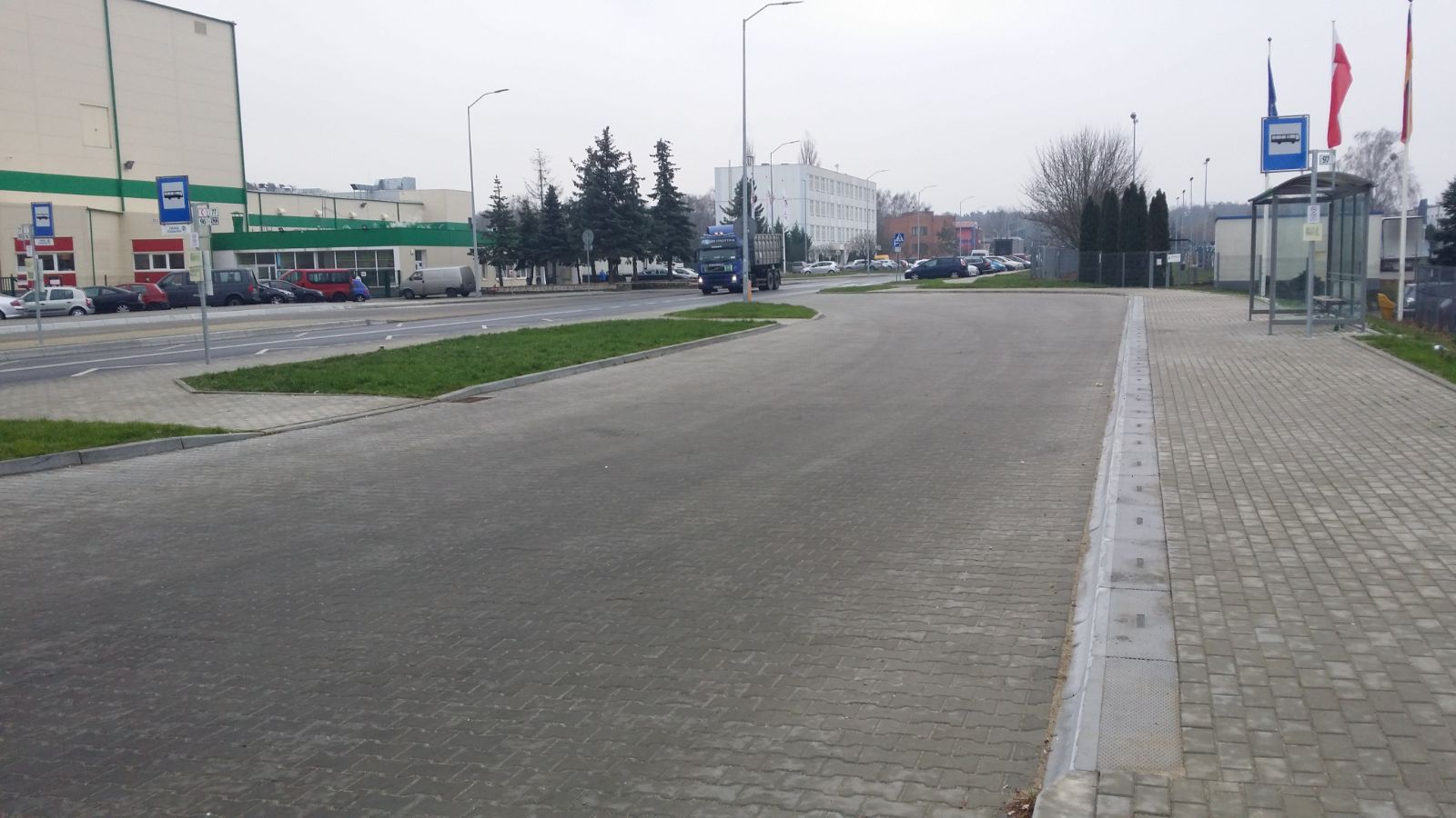 Fot.3 Petla autobusowa.jpg Fot.3 Petla autobusowa.jpg