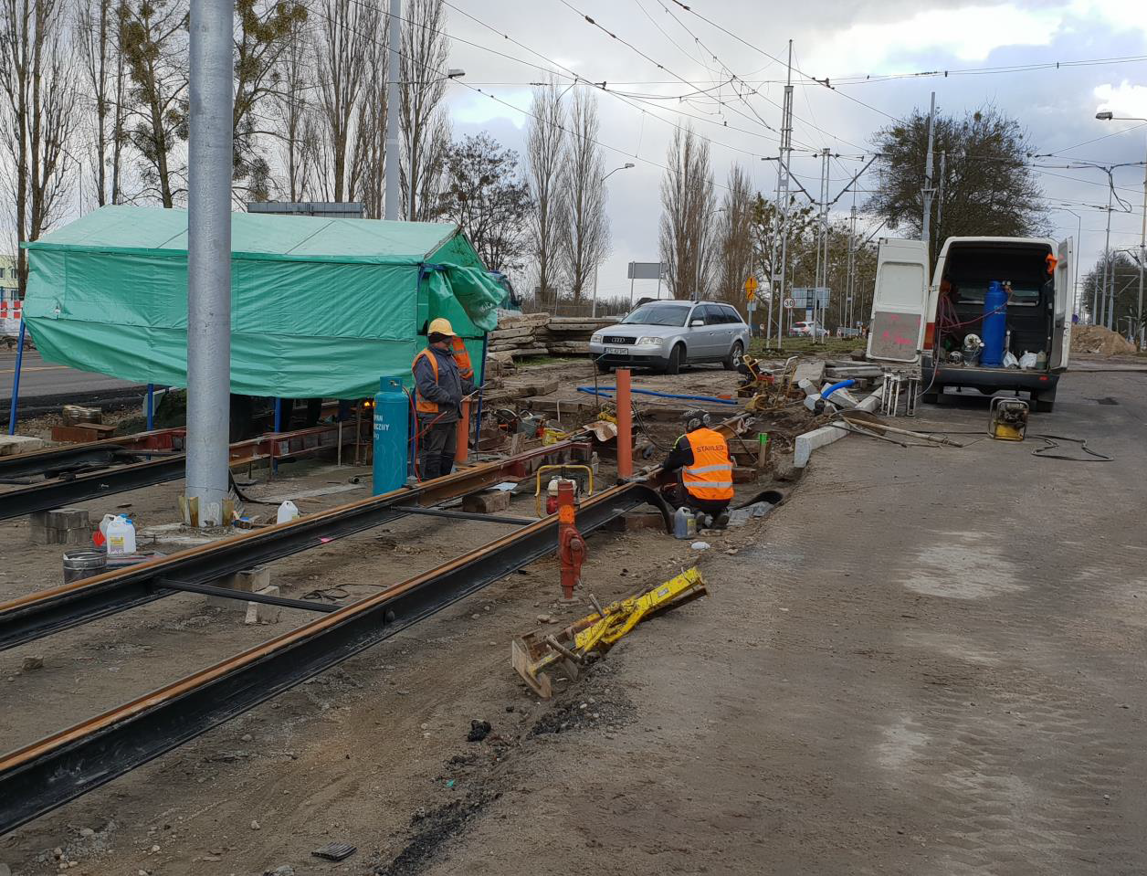 5. wstępny montaż torowiska - al. Wojska Polskiego w stronę centrum.png