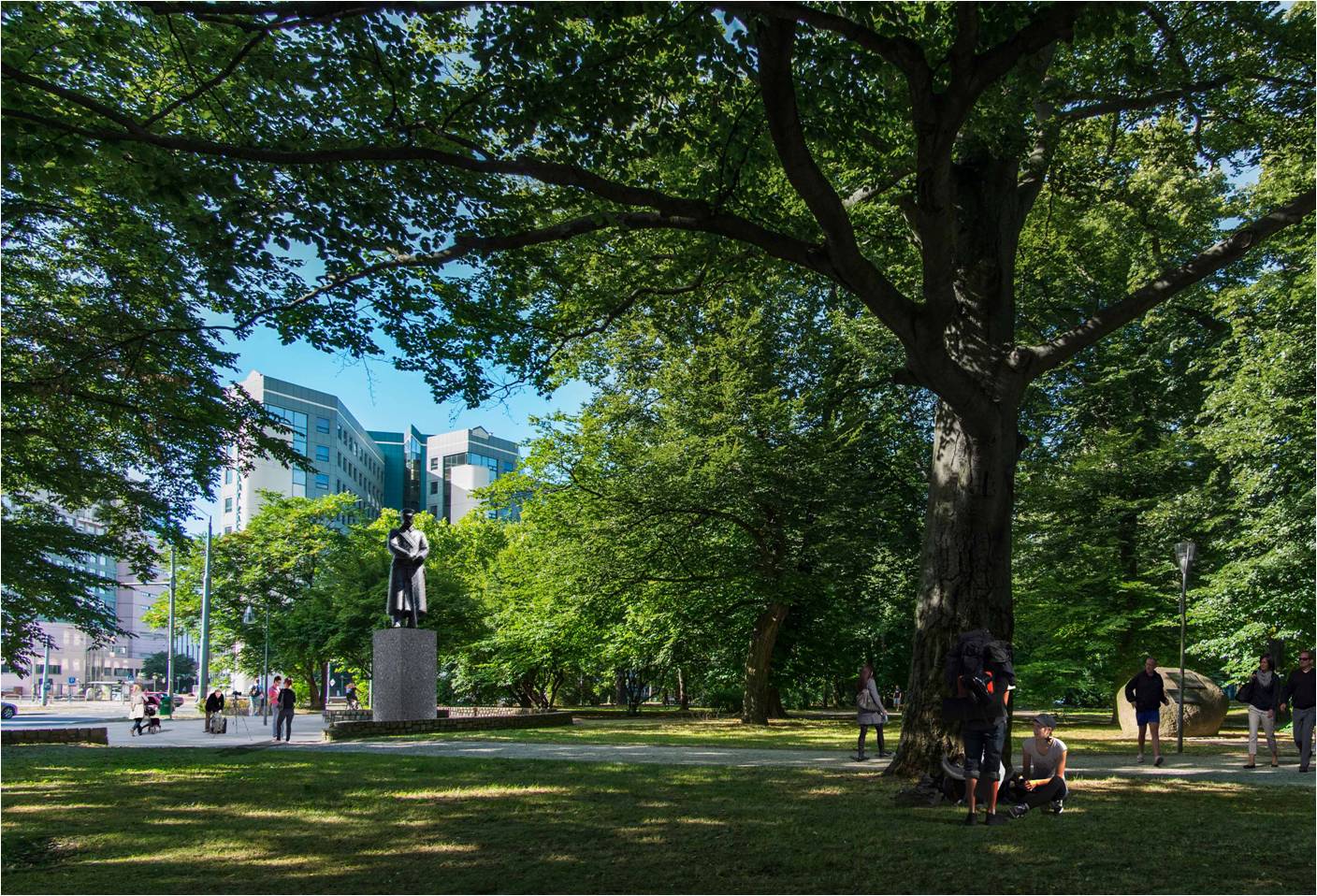 park Żeromskiego (1).jpg