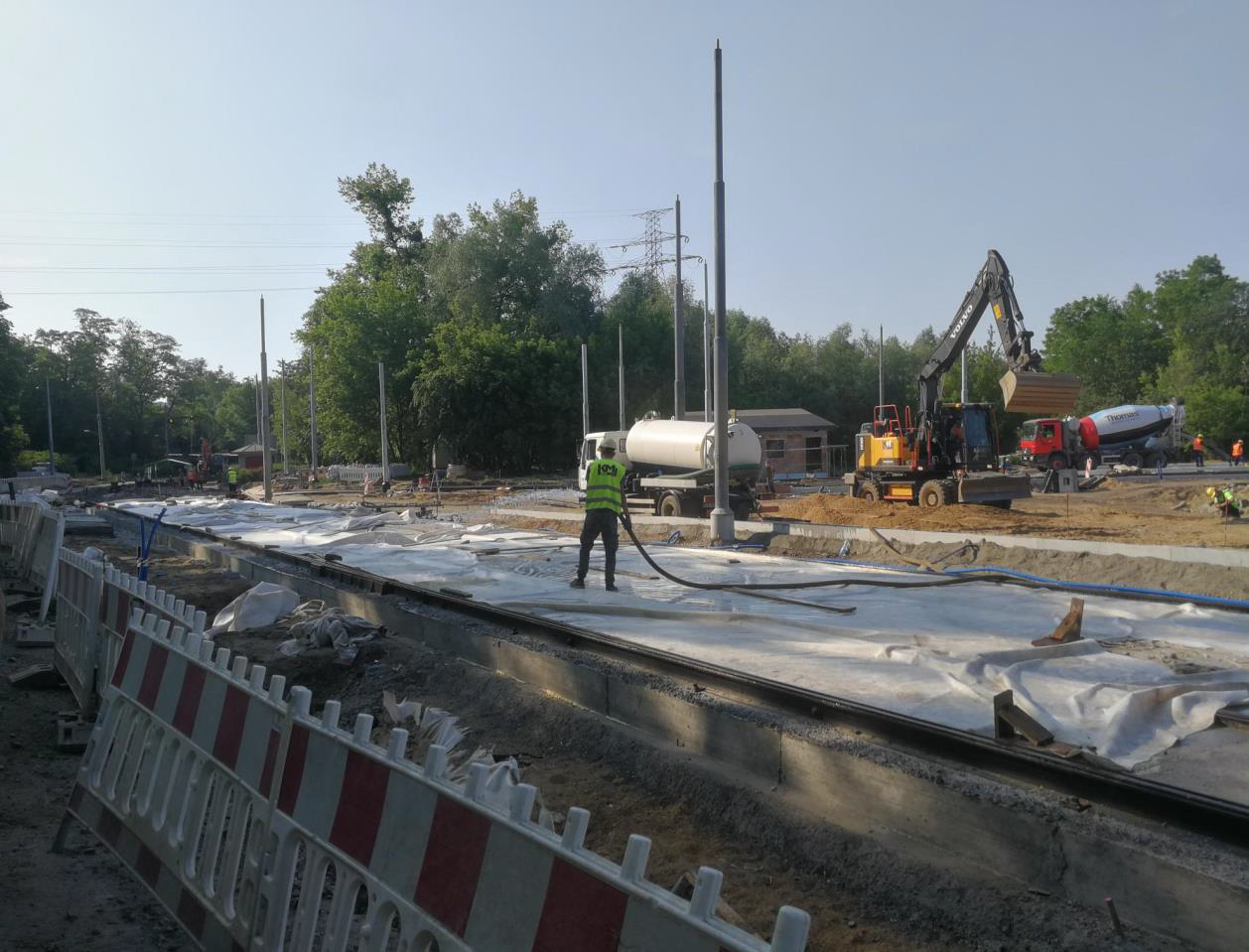 5. Pętla tramwajowa Las Arkonski – pielęgnacja zabetonowanego torowiska.png