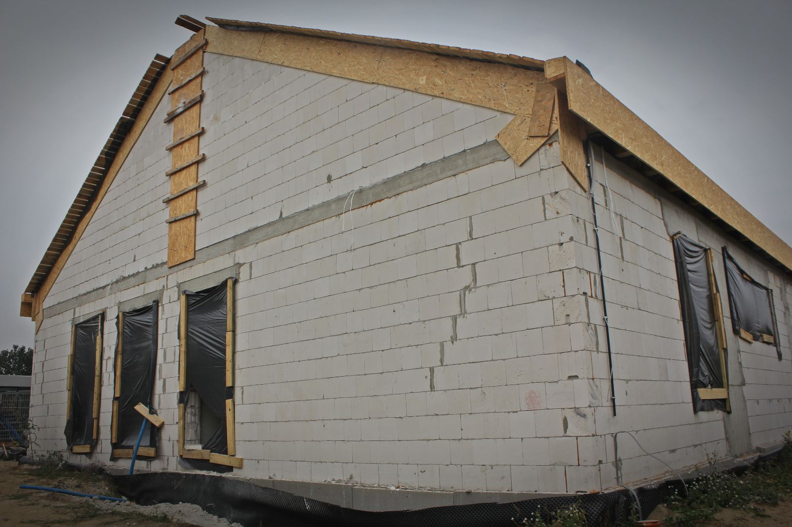 Zaplecze boiska (8).JPG