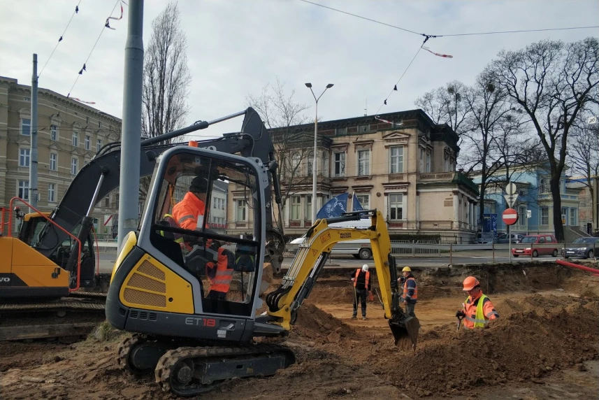 Rozbiórki na Placu Szarych Szeregów