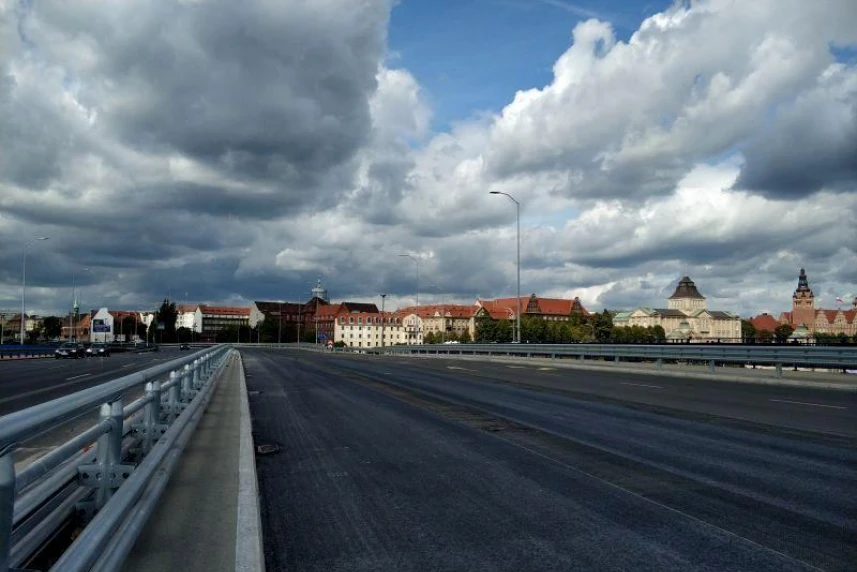 Dużo mniej aut w mieście. #ZostanWDomu działa