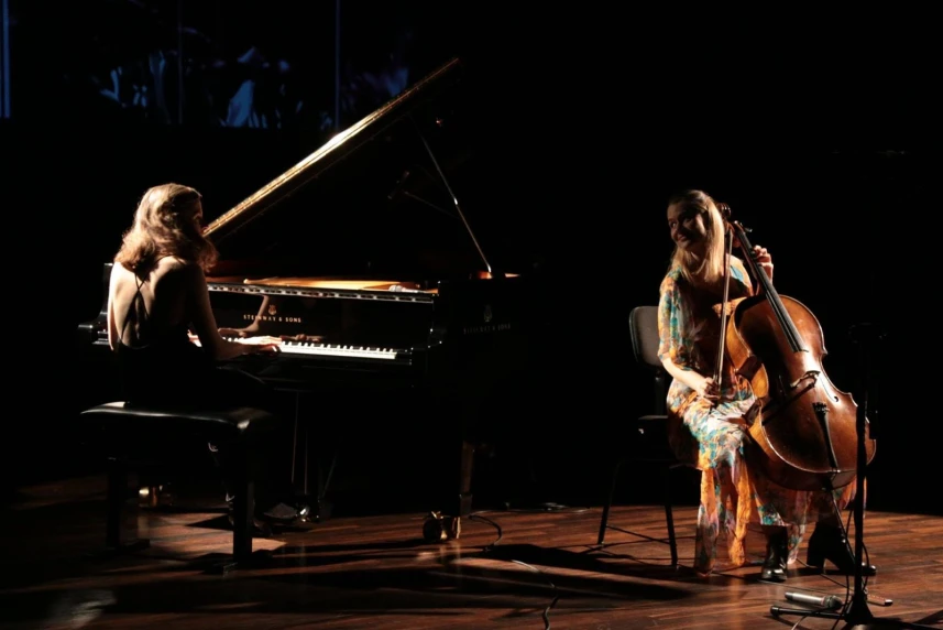 Ciechowski na fortepian i wiolonczelę, czyli kolejny koncert online