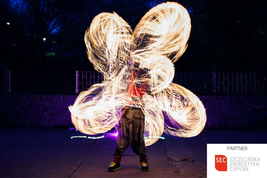 #SzczecinPomaga: niezwykły pokaz świetlny