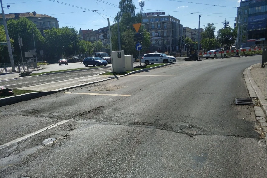 Całkowite zamknięcie Placu Szarych Szeregów