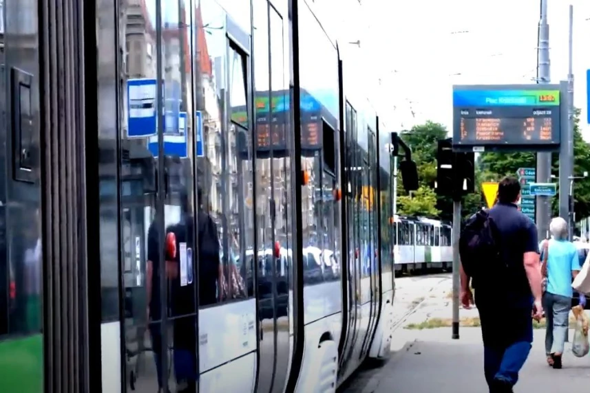Postępowanie na tramwaje dwukierunkowe Postępowanie na tramwaje dwukierunkowe