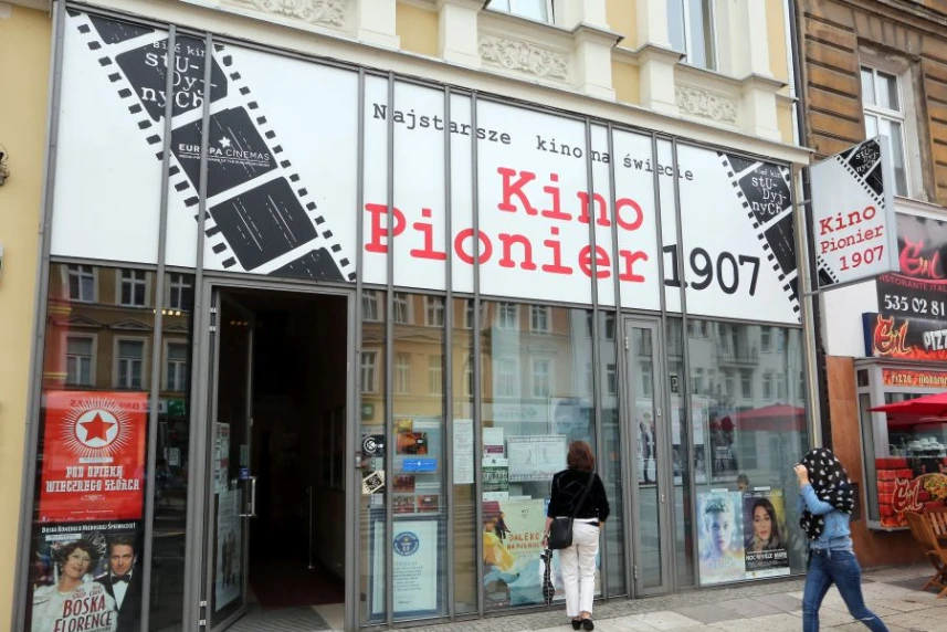 Pionier to bez wątpienia wizytówka miasta. Punkt obowiązkowy na turystycznej mapie Szczecina i jednocześnie miejsce ambitnego kina