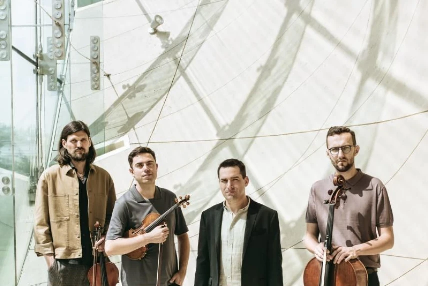 Atom String Quartet to jeden z najważniejszych polskich kwartetów smyczkowych. Atom String Quartet to jeden z najważniejszych polskich kwartetów smyczkowych.
