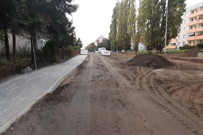 Do wykonania pozostały włączenia teletechniczne i odtworzenia nawierzchni w tym rejonie.