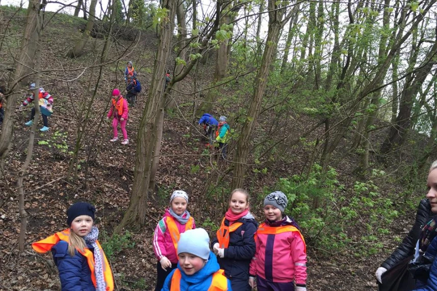 Dorośli śmiecą, dzieci sprzątają. Od maja rusza wielkie sprzątanie lasów