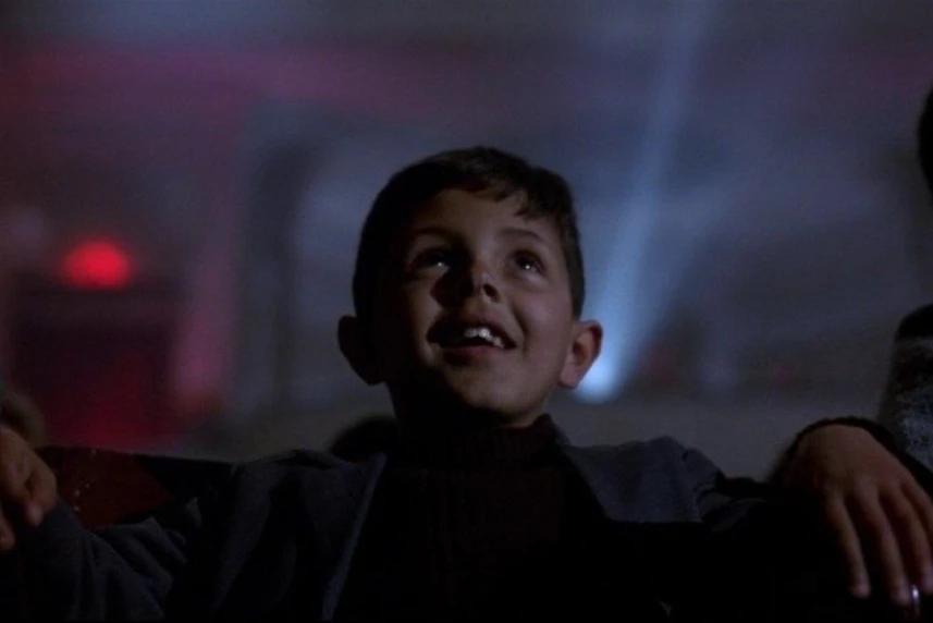 Pokaz filmu „Cinema Paradiso” z udziałem publiczności w Dąbiu Pokaz filmu „Cinema Paradiso” z udziałem publiczności w Dąbiu