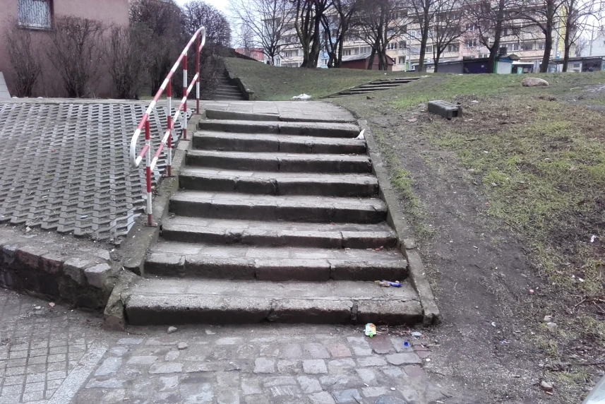 Remont schodów przy ulicy Wyszyńskiego