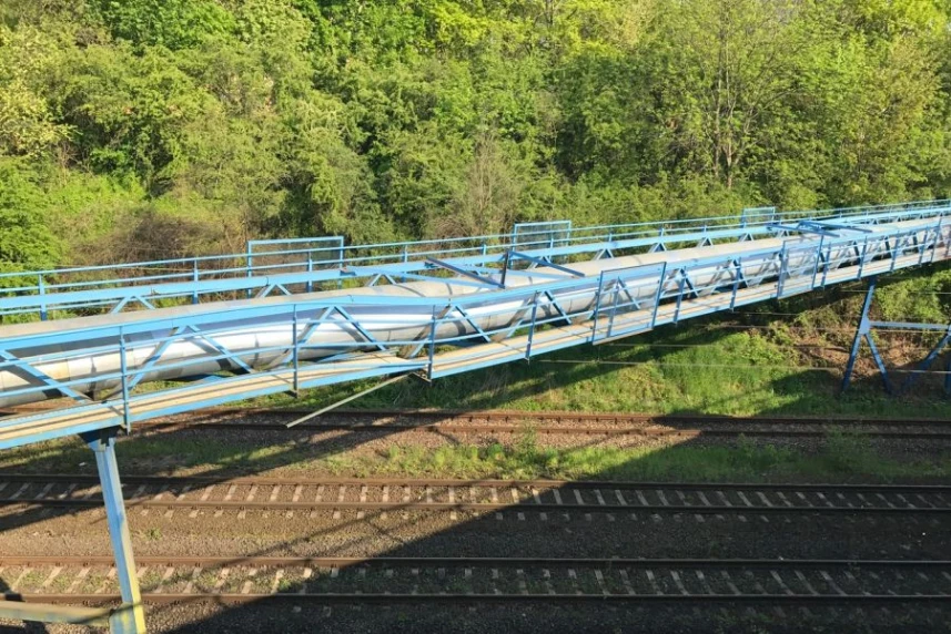 Awaria kładki z wodociągiem na Pomorzanach