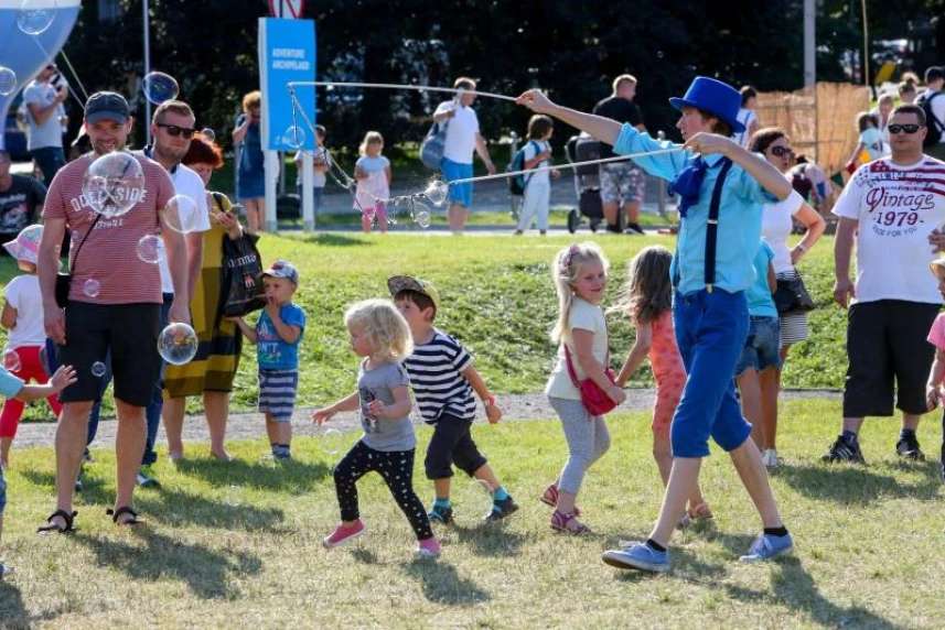 Ein Ort voller Lachen - die Kinderzone am Plac Mickiewicza