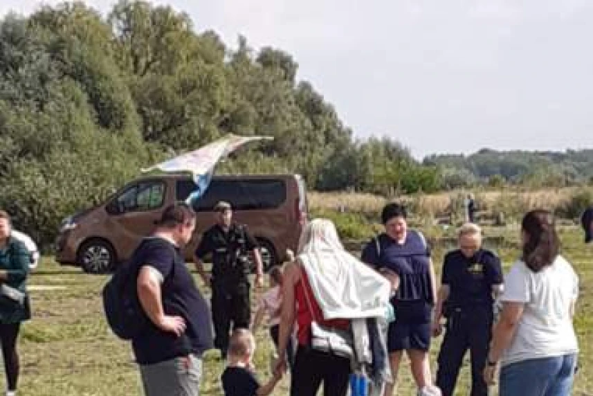 Festyny na zakończenie wakacji. Strażniczki szkolne dzieciom Festyny na zakończenie wakacji. Strażniczki szkolne dzieciom