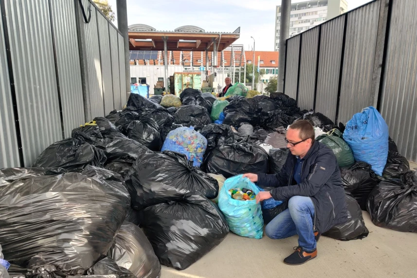 Niemal 2,5t nakrętek dla maleńkiej Ingi! Rozpoczynamy zbiórkę dla Kasi