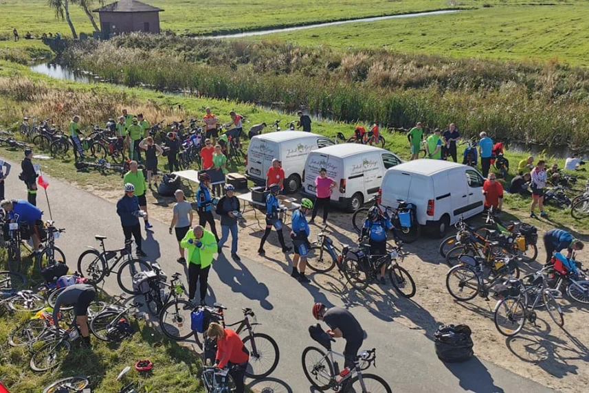 Blisko 400 rowerzystów na rajdzie rowerowym dookoła Zalewu Szczecińskiego Blisko 400 rowerzystów na rajdzie rowerowym dookoła Zalewu Szczecińskiego