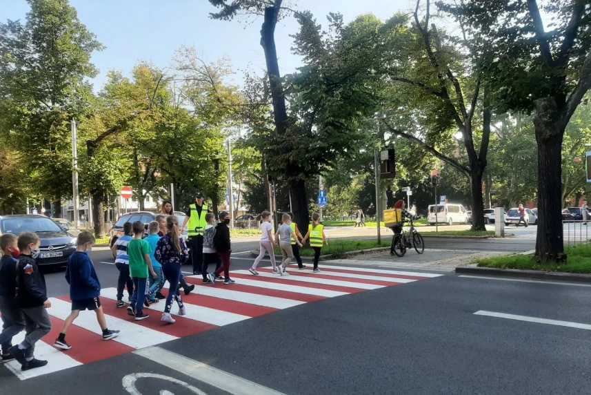 Bezpieczna droga do szkoły ze strażnikami miejskimi