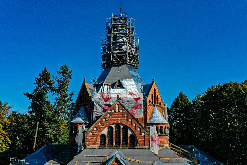 Cmentarz Centralny: Kaplica już bez starego dachu