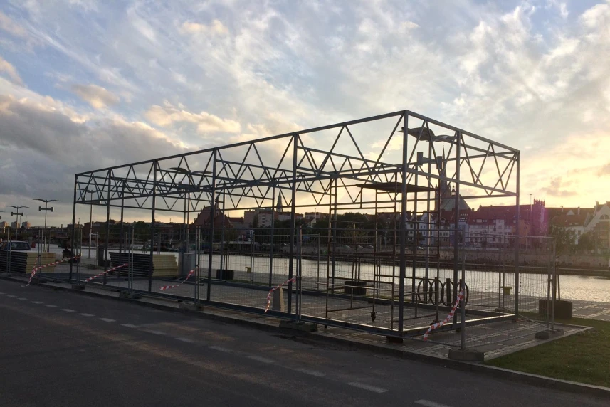 Kolejny pawilon na bulwarach