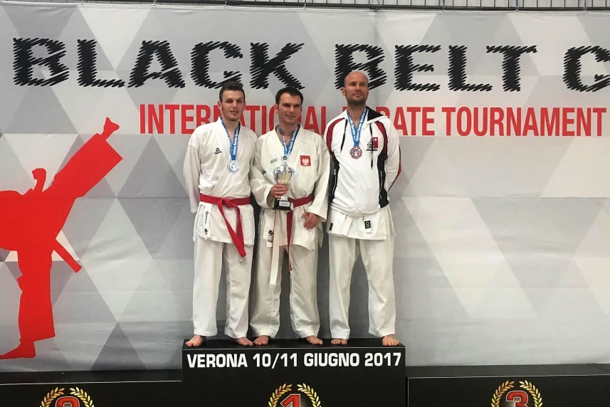 Cztery medale dla karateki Bushikan