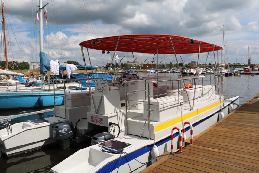 400 osób na pokładzie tramwaju