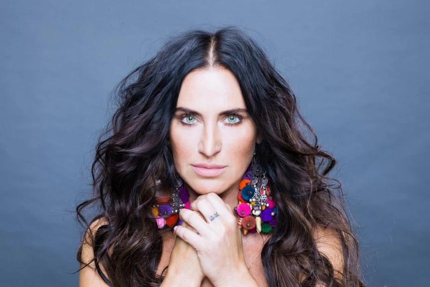 fot. Piotr Porębski (źródło: kayah.pl)