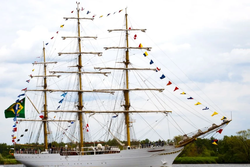 Najwięksi wpływają do Szczecina Najwięksi wpływają do Szczecina