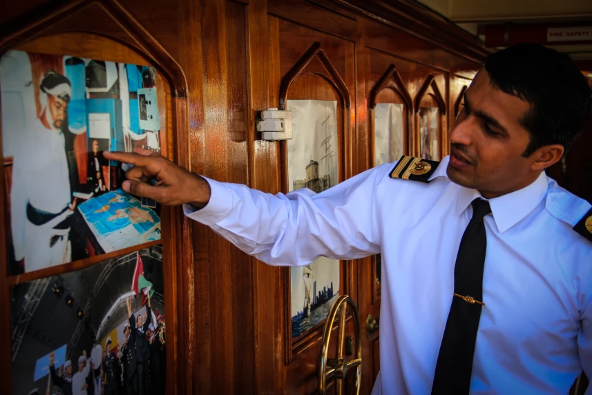 OMAŃSKA PIĘKNOŚĆ PRZY NABRZEŻU PASAŻERSKIM