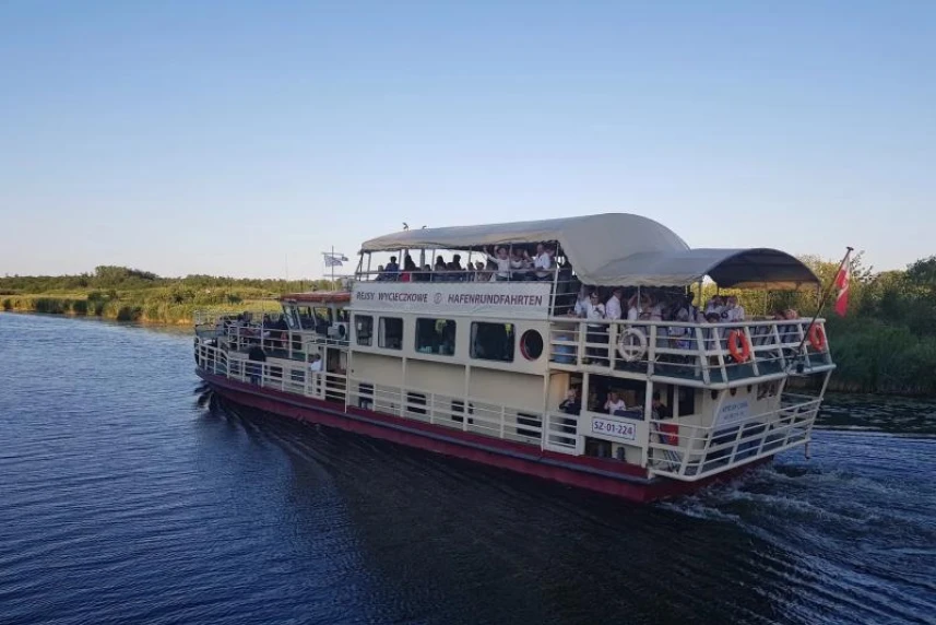 A guided boat trip on the Oder River and Lake Dąbie
