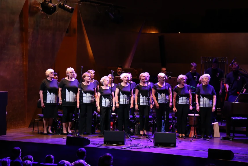 Seniorzy do filharmonii