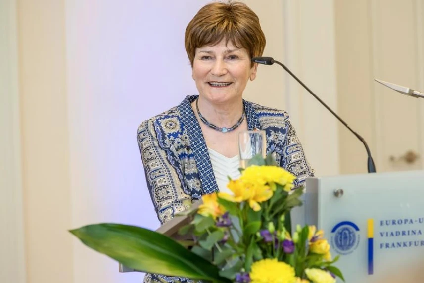 Prof. dr Anna Wolff-Powęska laureatką Nagrody Pomerania Nostra 2017 Prof. dr Anna Wolff-Powęska laureatką Nagrody Pomerania Nostra 2017