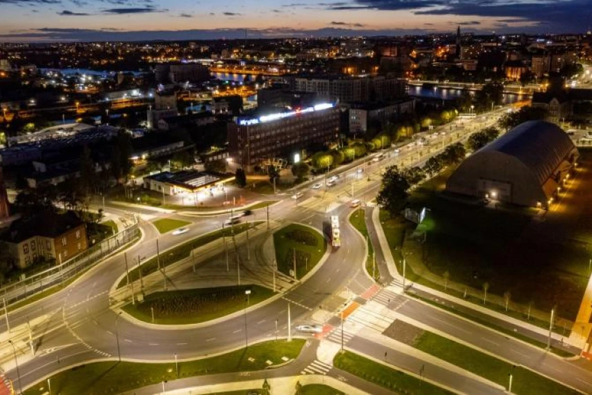 Energia z odpadów oświetli Szczecin Szacowana ilość dostarczanej energii elektrycznej wynosi 14 130,718 MWh a przewidywany koszt zakupionej energii to 7 789 197, 96 zł brutto.